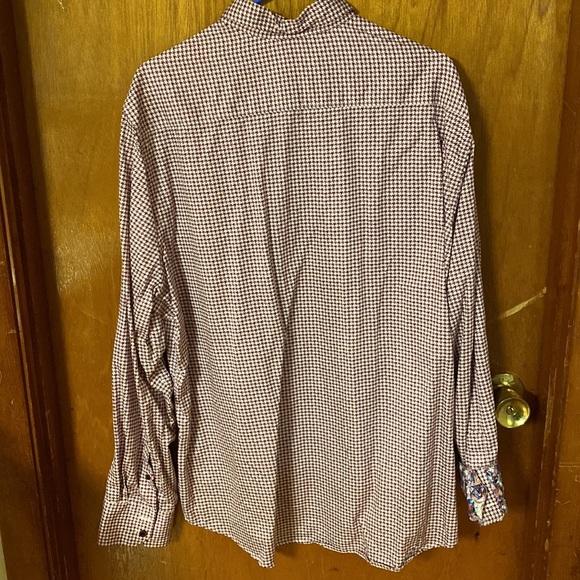 Robert Graham Men’s Casual Button Down Shirt 3XL Red/White with Skull Motif Cuff - Picture 3 of 5
